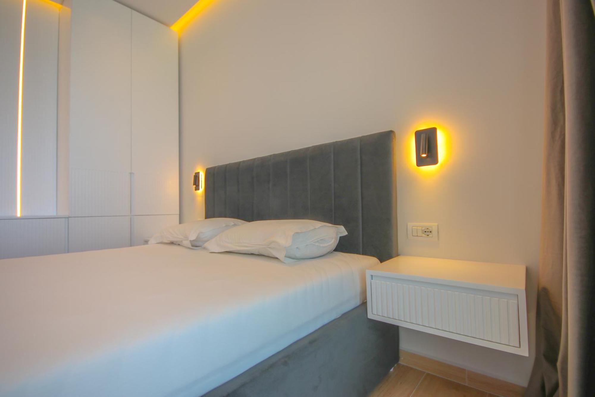 Emily'S Hotel Himarë Eksteriør billede