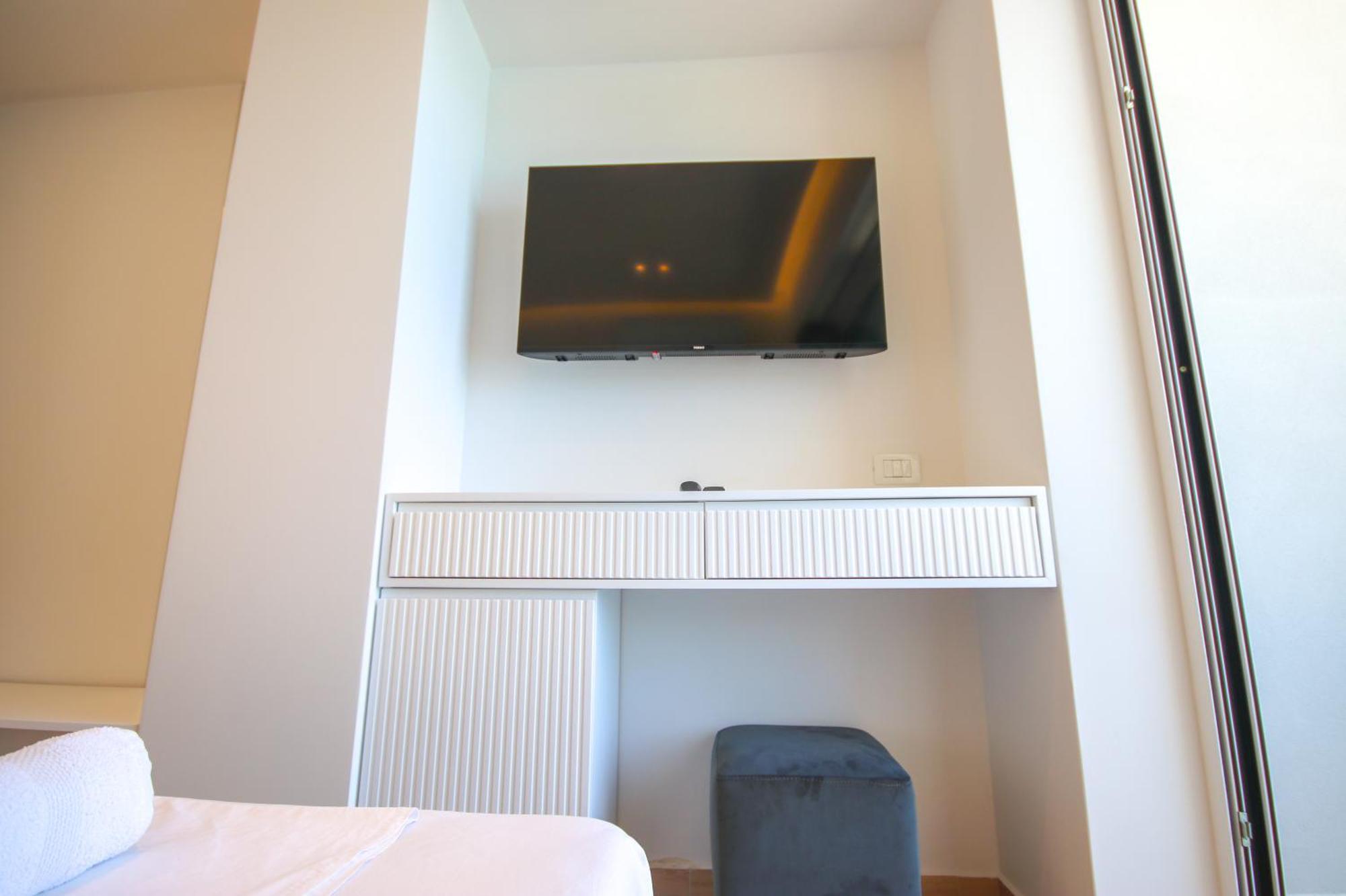 Emily'S Hotel Himarë Eksteriør billede